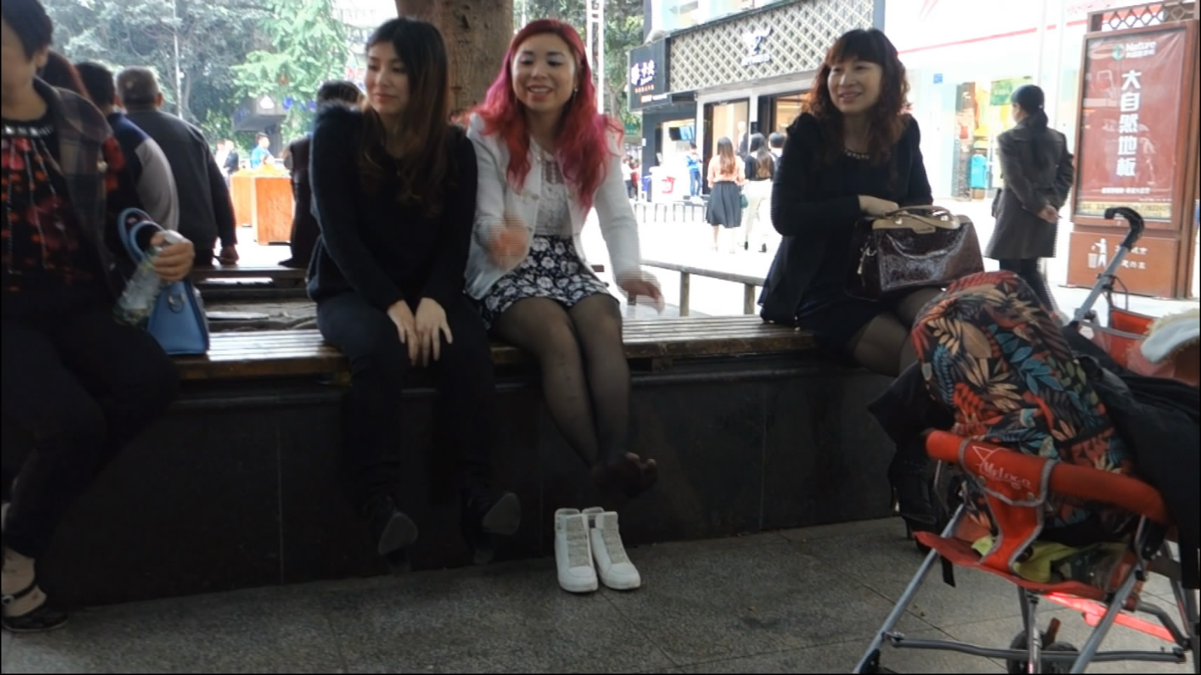 streetsnapnylon[00 00 04][20181203 234117 0]